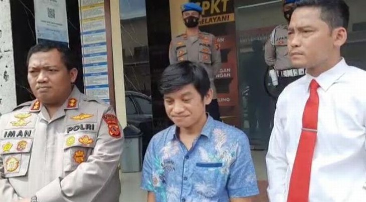 Người đàn ông giả chết trong quan tài để trốn nợ bị bể sô - Ảnh 2.