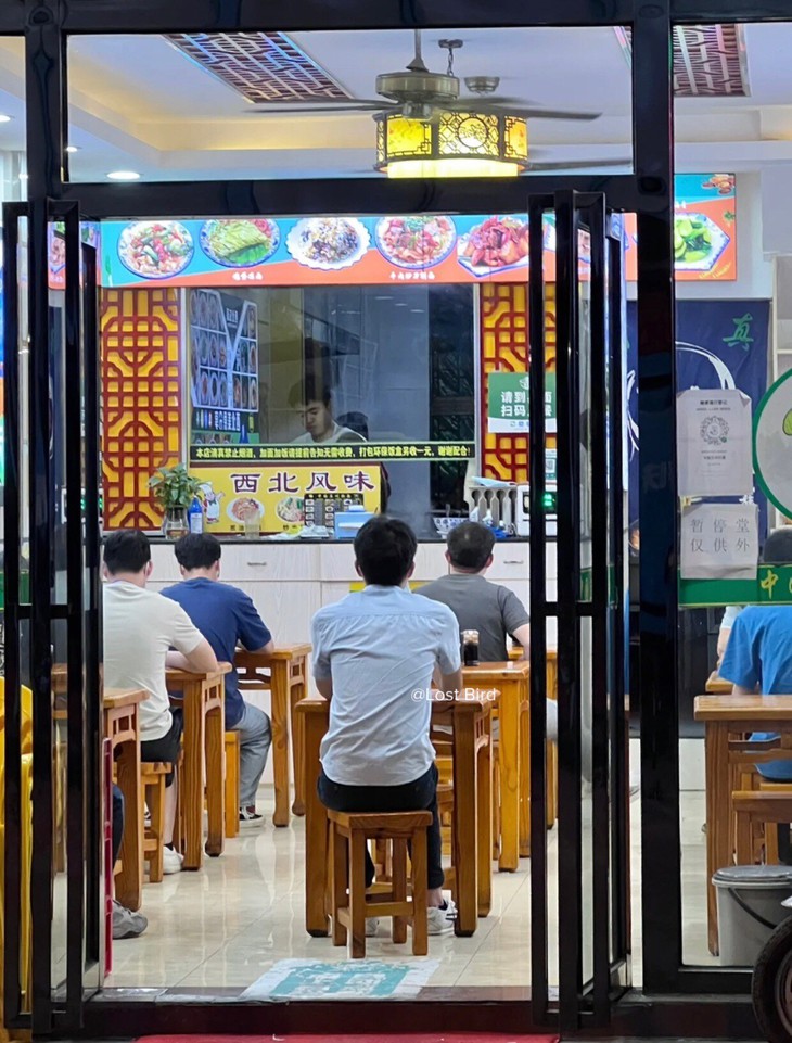 Ảnh vui 25-11: Bồ Đào Nha thắng, ai tên Ronaldo được lấy ráy tai miễn phí - Ảnh 5.