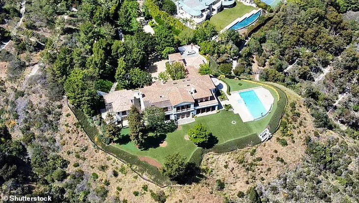 Adele tiết lộ kế hoạch tân trang dinh thự 1.400 tỉ mới tậu - Ảnh 1.