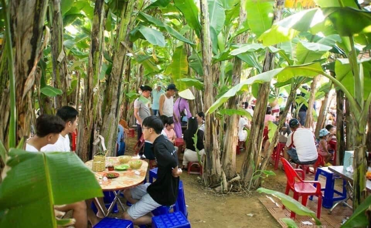 Ảnh vui 29-11: Lỡ vui mở quán ai dè đông ghê - Ảnh 1.