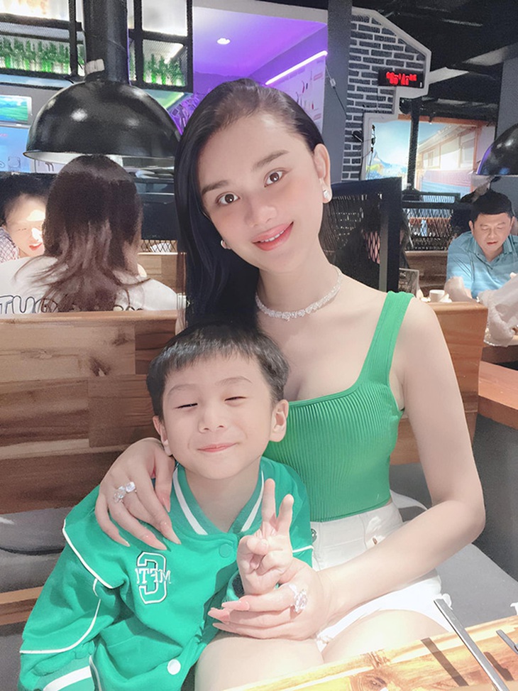 Ảnh vui sao Việt 29-11: Khánh Thi - Phan Hiển nhảy múa dưới tháp Eiffel - Ảnh 5.