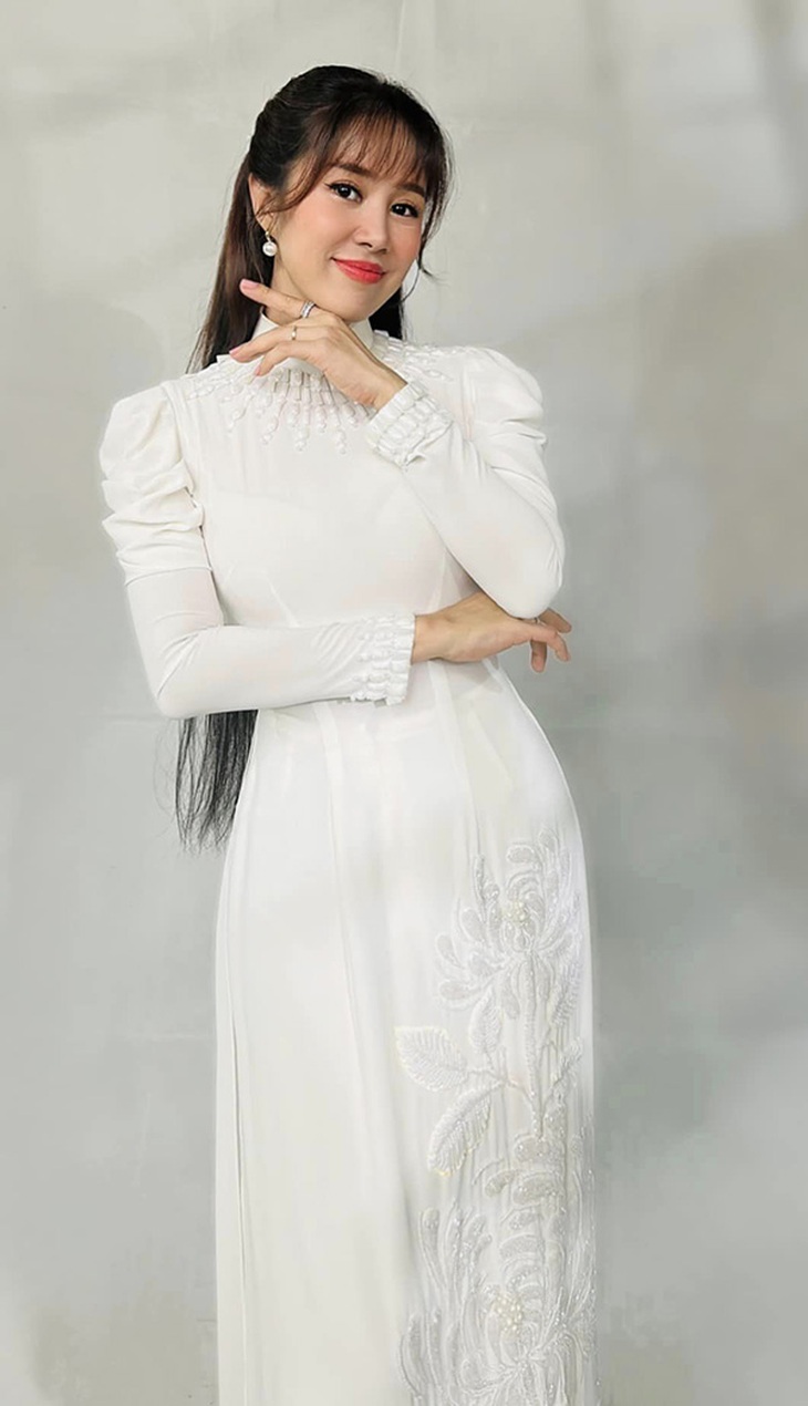 Ảnh vui sao Việt 29-11: Khánh Thi - Phan Hiển nhảy múa dưới tháp Eiffel - Ảnh 6.