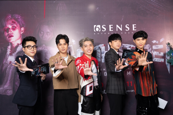 Choáng: Cody Nam Võ được fan tặng bó hoa hình vương miện, kết bằng tiền thật - Ảnh 7.