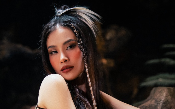 Đông Nhi đánh úp, tung MV 