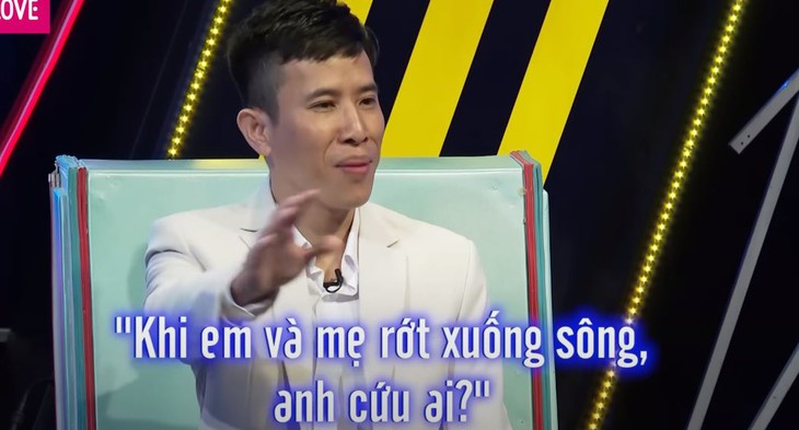 Cô giáo mầm non chọn bạn trai chịu đi giày độn để hẹn hò - Ảnh 2.