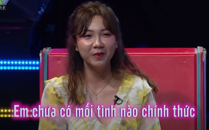 Cô giáo mầm non chọn bạn trai chịu đi giày độn để hẹn hò - Ảnh 1.