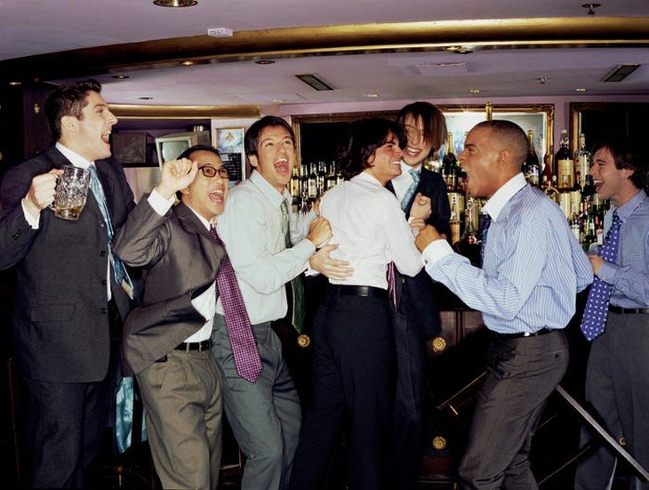 Bị sa thải vì không đi nhậu với đồng nghiệp - Ảnh 1.