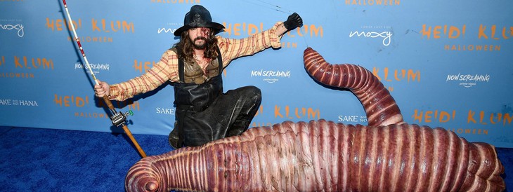 Nữ hoàng Halloween Heidi Klum hé lộ quá trình tạo trang phục chú sâu khủng - Ảnh 2.