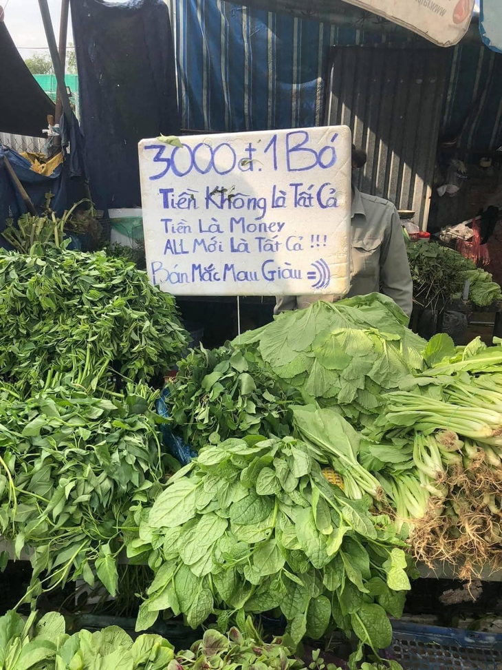 Ảnh vui 5-11: Slogan quầy rau làm cho ai đọc cũng... cảm lạnh - Ảnh 1.