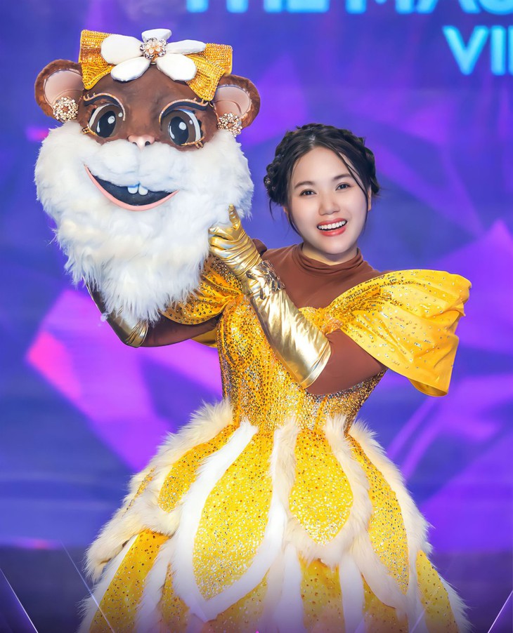 Nổi da gà khi nghe Thùy Chi diễn lại màn bẻ giọng thành Mỹ Tâm, Sơn Tùng M-TP, Hương Tràm - Ảnh 1.