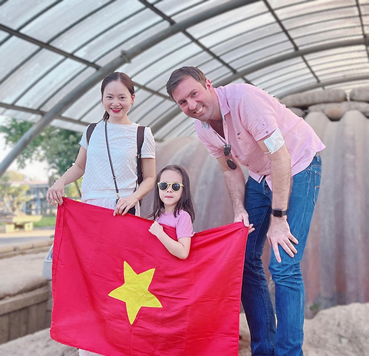 Ảnh vui sao Việt 6-11: ‘Uất hận con’ giống hệt Lê Dương Bảo Lâm - Ảnh 2.