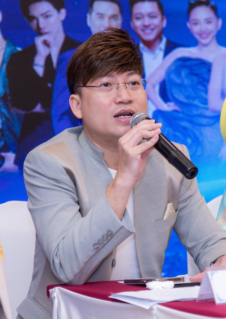 Tranh cãi vị trí của Hồ Ngọc Hà, Lệ Quyên trên poster show cộng đồng sao lạ quá! - Ảnh 2.