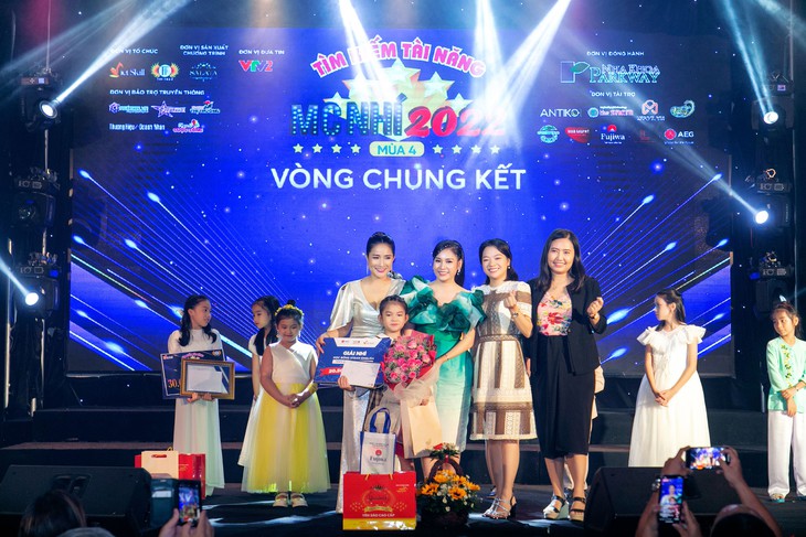 Chân dung yêu quá yêu của Quán quân và Á quân Tìm kiếm tài năng MC nhí 2022 - Ảnh 4.