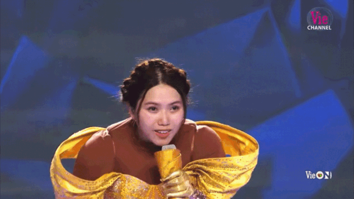 Nổi da gà khi nghe Thùy Chi diễn lại màn bẻ giọng thành Mỹ Tâm, Sơn Tùng M-TP, Hương Tràm - Ảnh 2.