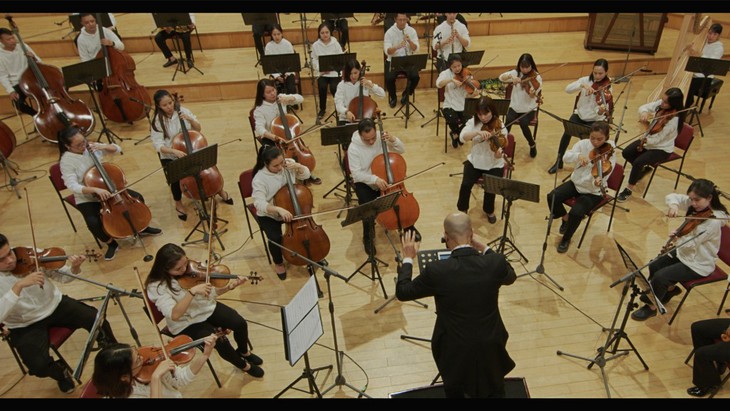 Có ai như Đen Vâu làm khó chính mình khi rap trên nền nhạc giao hưởng - Ảnh 3.