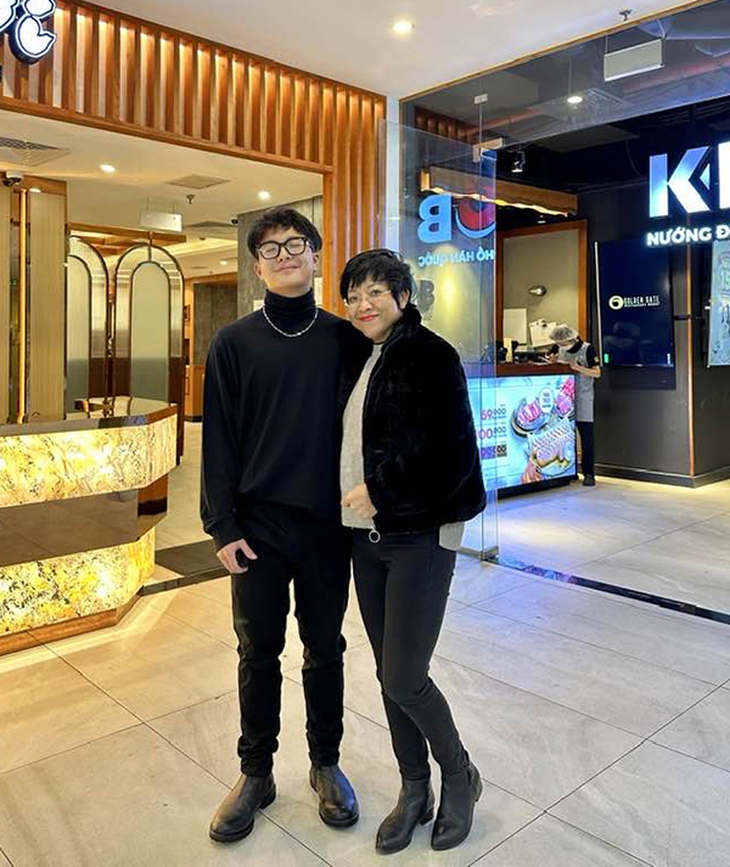 Ảnh vui sao Việt 10-12: Con gái Cường Đôla lí lắc bên mẹ và bà ngoại - Ảnh 7.