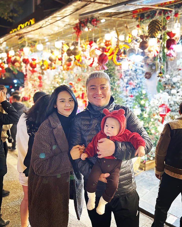 Ảnh vui sao Việt 13-12: Hòa Minzy làm ‘lực sĩ’ của con trai - Ảnh 6.