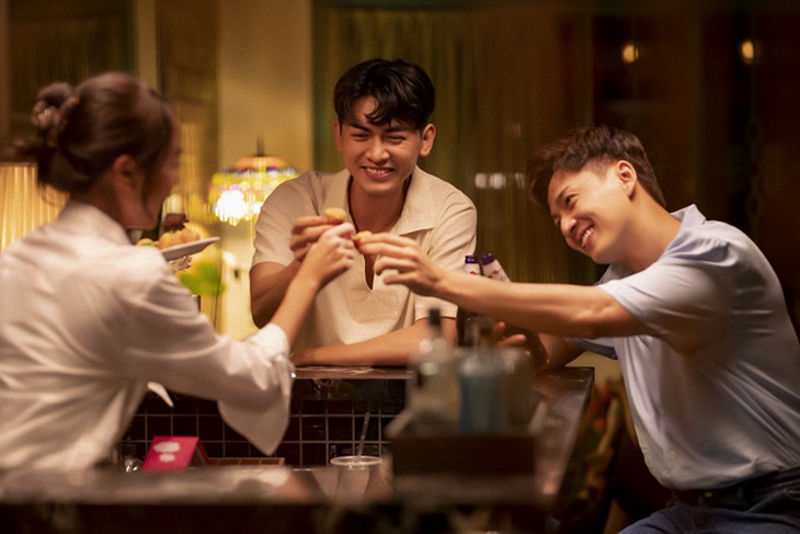 Liên tục tung MV, Ngô Kiến Huy im im mà chơi lớn nhất nhì năm 2022 - Ảnh 4.