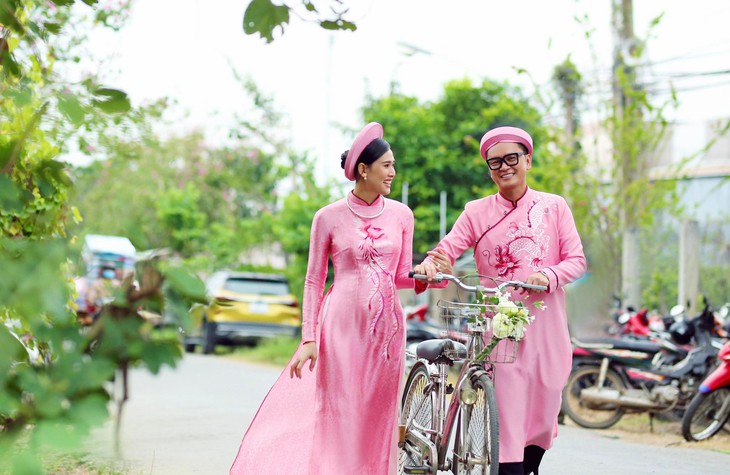 Lễ cưới cây nhà lá vườn của hoa hậu Dương Mỹ Linh - Ảnh 4.