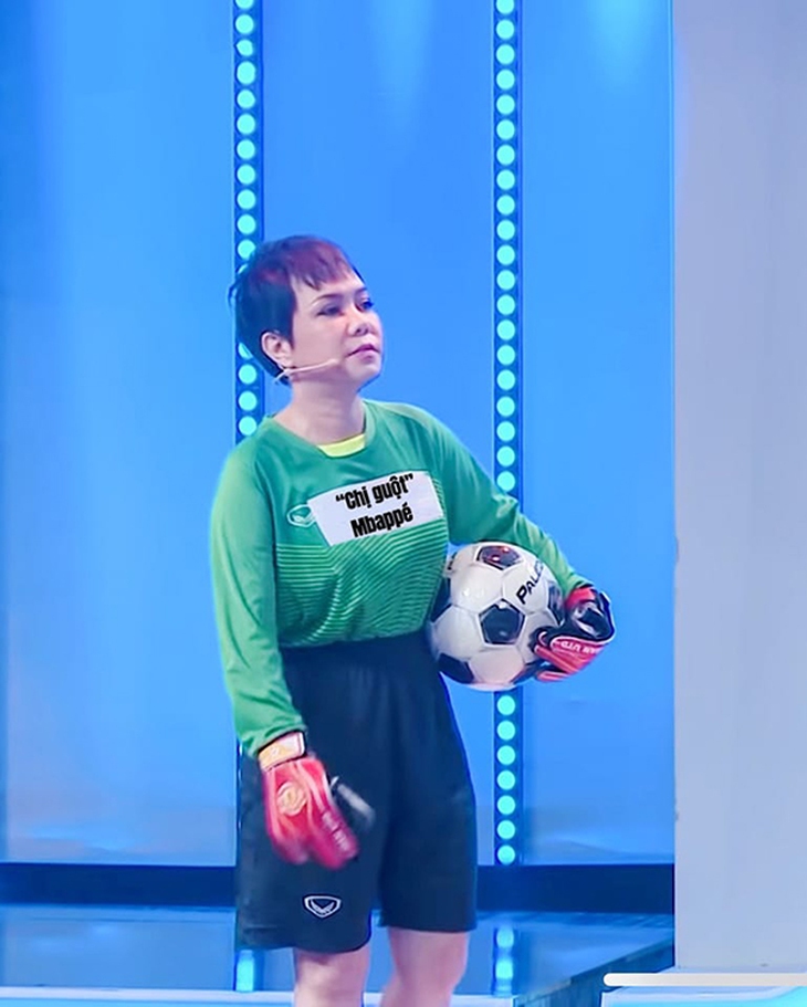 Ảnh vui sao Việt 19-12: Mỹ Tâm ăn mừng chiến thắng cùng Lionel Messi - Ảnh 2.