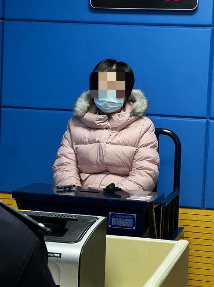 Bạn thân báo quá báo: Đóng giả bạn trai qua mạng suốt nhiều năm, lừa gần 7 tỉ đồng - Ảnh 1.