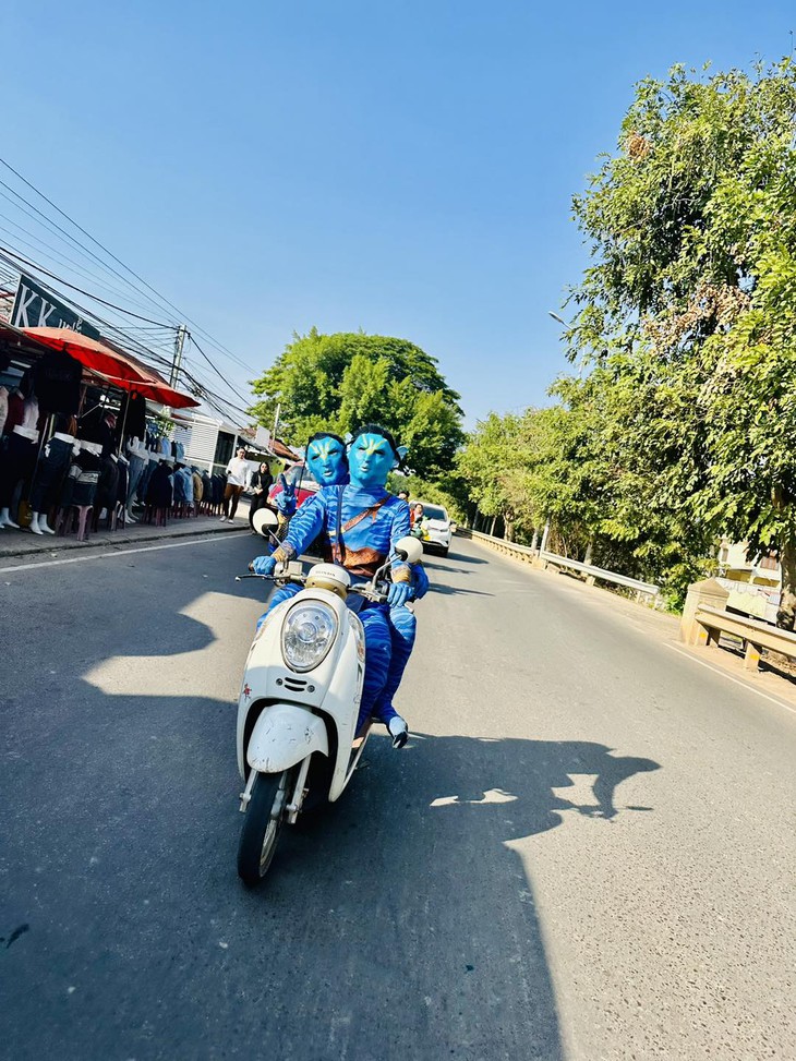 Avatar đời thực: Người Navi rửa chén ở Thái Lan - Ảnh 1.