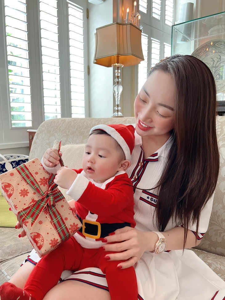 Ảnh vui sao Việt 26-12: Vân Dung - Xuân Bắc nhắng nhít khi tập Táo quân - Ảnh 3.