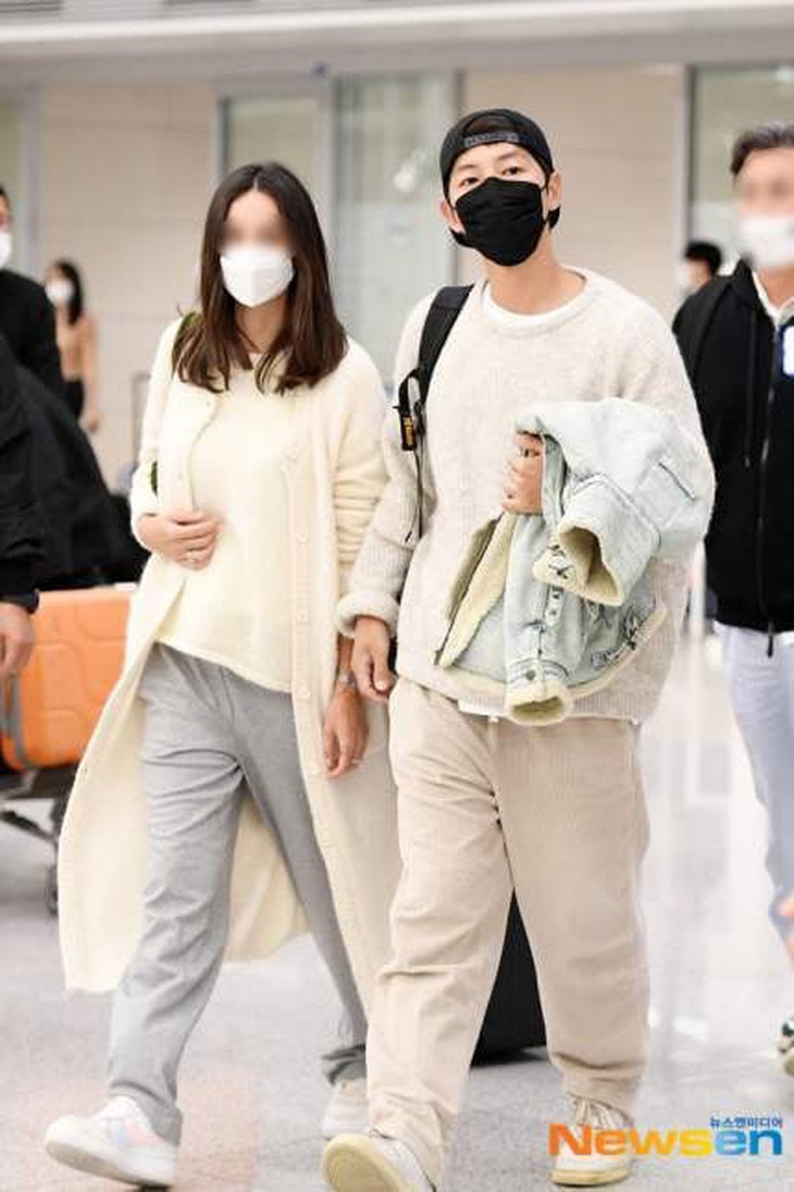 HOT: Song Joong Ki xác nhận hẹn hò bạn gái ngoại quốc từ 1 năm trước - Ảnh 2.