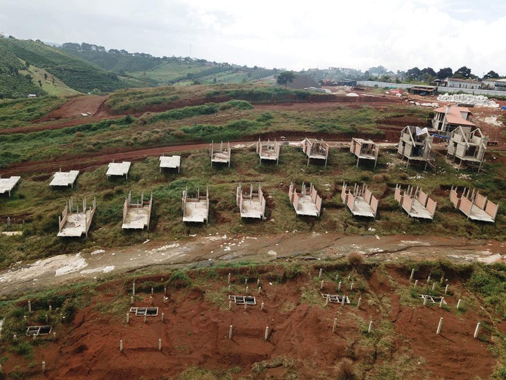 Thị trường bất động sản 2022:  những nóng lạnh và những món nợ - Ảnh 1.