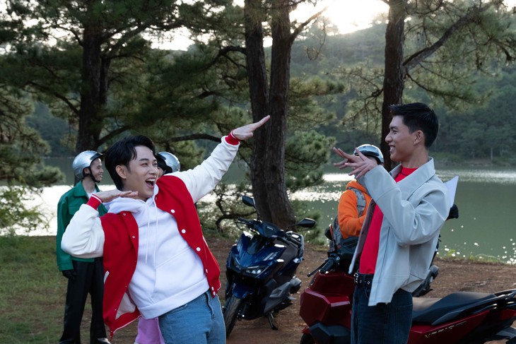 Bị Thùy Tiên cà khịa chuyện tung MV lia lịa, Trúc Nhân đáp trả xéo sắc đáng yêu - Ảnh 2.