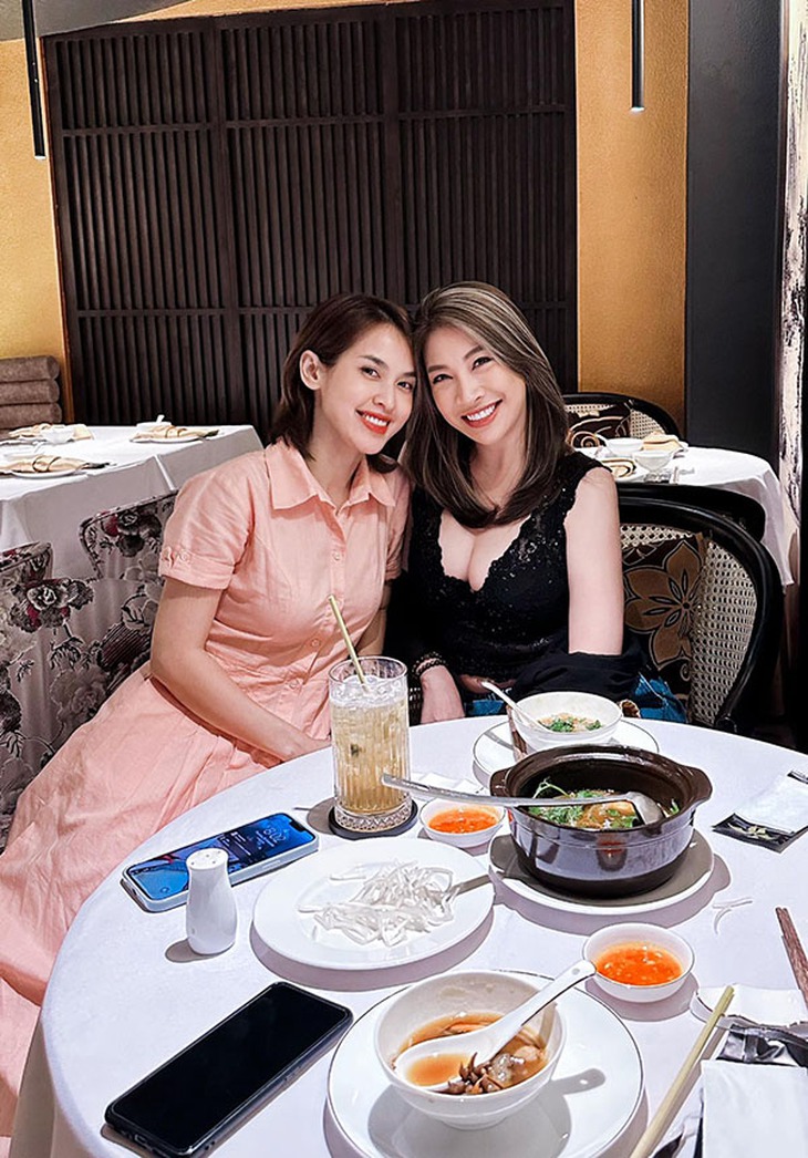 Ảnh vui sao Việt 30-12: Ninh Dương Lan Ngọc mặt mày lem luốc - Ảnh 9.