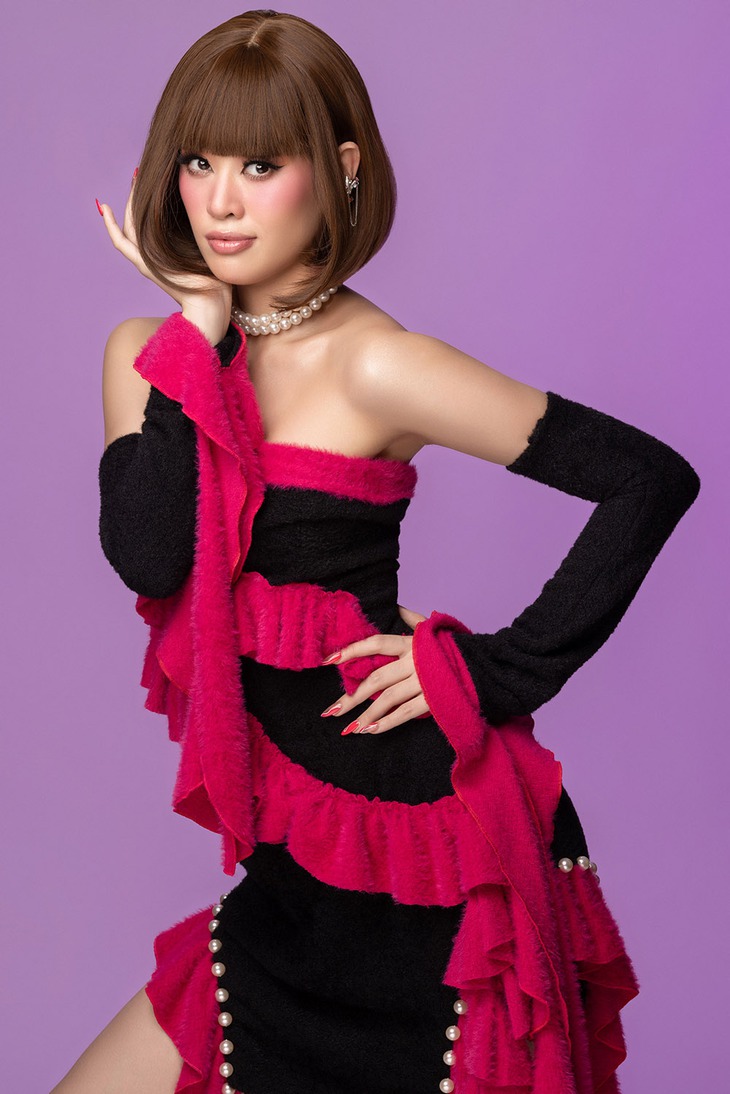 Hoa hậu Khánh Vân mặc áo xuyên thấu, lộng lẫy mừng 3 năm đăng quang - Ảnh 10.