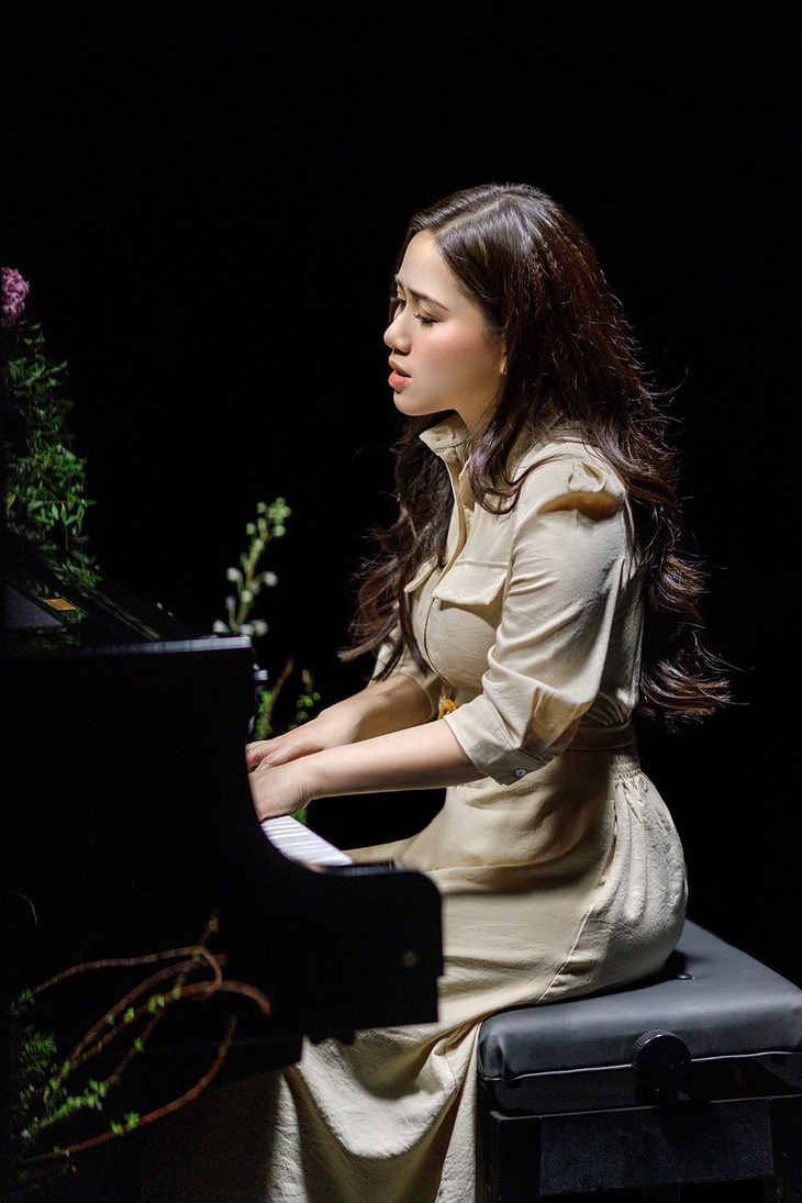 Đợi mãi Tí Nâu Thùy Chi cũng chịu phát hành MV Hơn em chỗ nào - Ảnh 1.