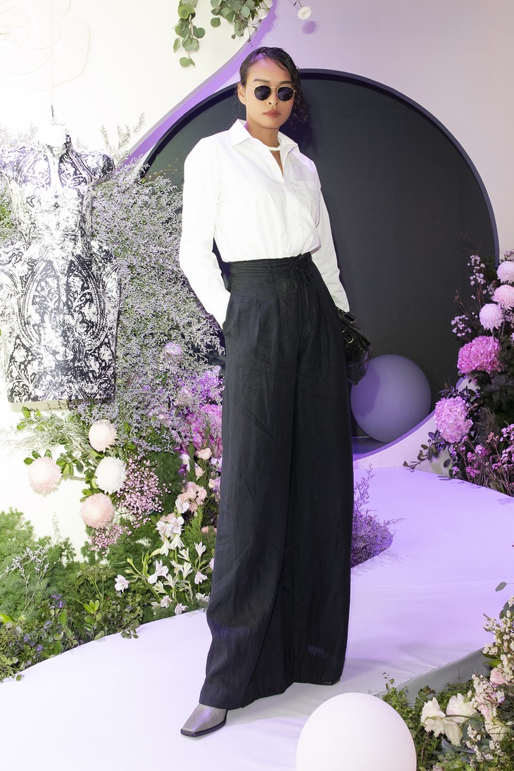 Dàn sao xúng xính váy áo đến triển lãm thời trang đẹp mê hồn của PHUONG MY - Ảnh 10.