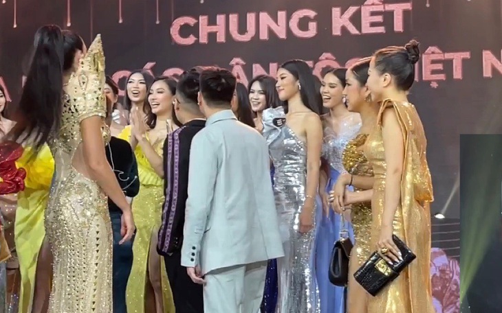 2 Miss Earth bị ‘bỏ quên’ sau trao giải 