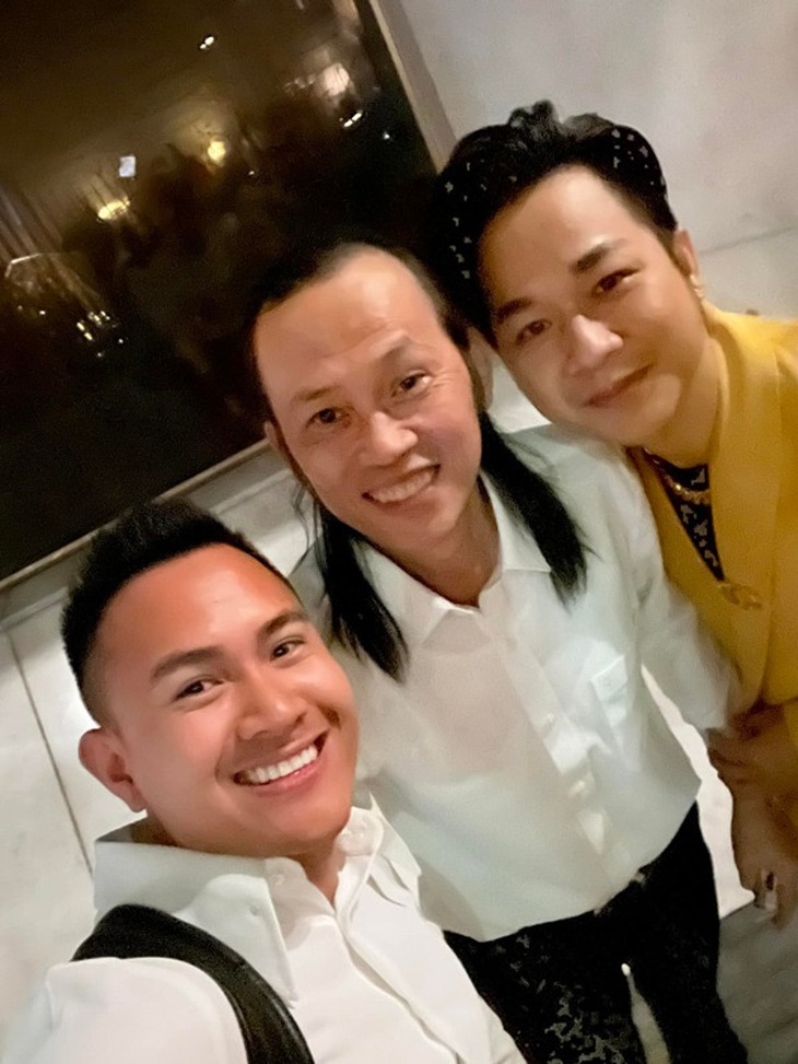 Hoài Linh tươi tắn cùng con trai dự sự kiện - Ảnh 3.