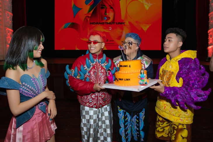 Ra mắt album phòng thu thứ 4, Hoàng Thùy Linh bàng hoàng nhận ra chưa có liveshow nào! - Ảnh 5.