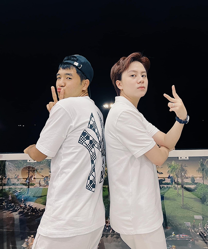 Ảnh vui sao Việt 17-8: Hà Đức Chinh dí dỏm bên Bảo Hân - Ảnh 1.