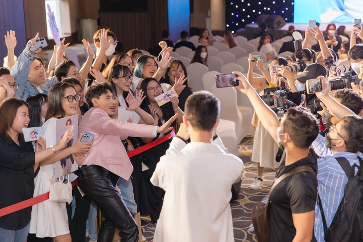 Isaac: ‘Bài hit như người yêu, không phải muốn có là có’ - Ảnh 4.