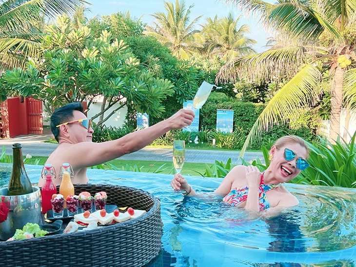 Ảnh vui sao Việt 17-8: Hà Đức Chinh dí dỏm bên Bảo Hân - Ảnh 8.