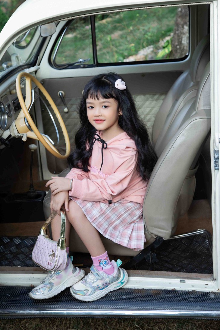 Hồ Việt Trung khoe con gái có tài nghệ thuật thiên bẩm - Ảnh 6.