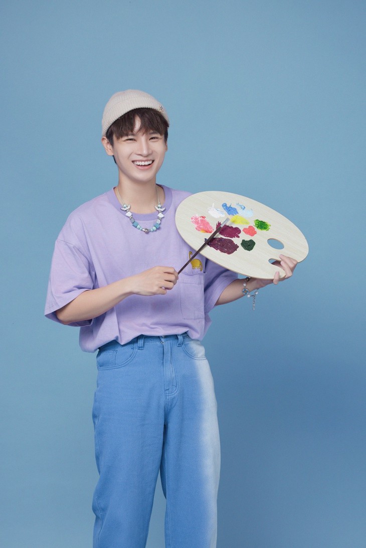 Có ai lầy như Thái Ngân, lấy dép lê làm đạo cụ chụp ảnh - Ảnh 7.