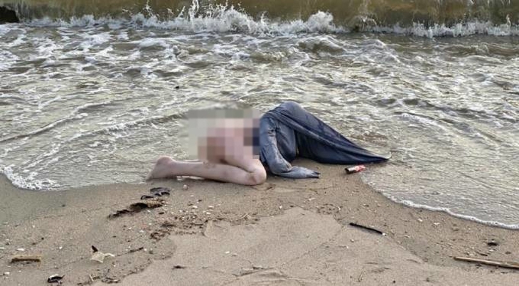 Búp bê tình dục bị nhầm là thi thể trên bãi tắm - Ảnh 1.