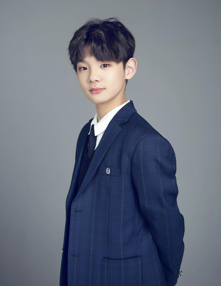 Bé trai trong MV Baby Shark dậy thì thành công - Ảnh 3.