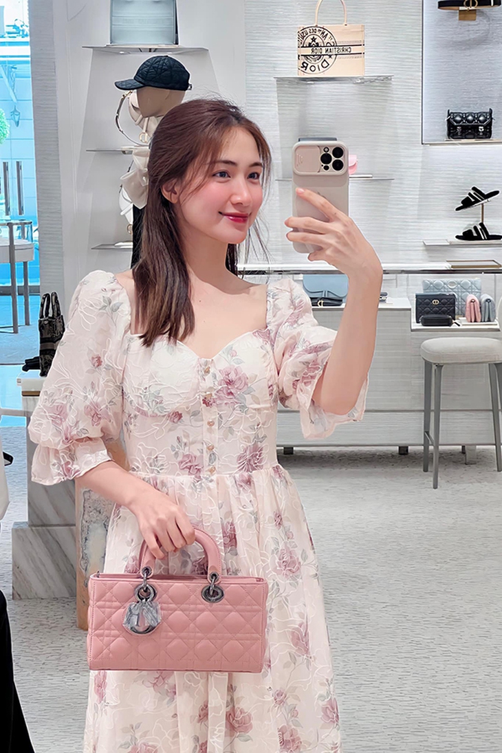 Ảnh vui sao Việt 24-8: Đông Nhi ‘té ngửa’ khi để chồng ở nhà trông con - Ảnh 4.