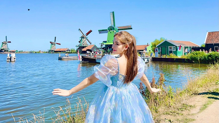 Ảnh vui sao Việt 28-8: Kiều Minh Tuấn thân mật Lê Dương Bảo Lâm - Ảnh 5.