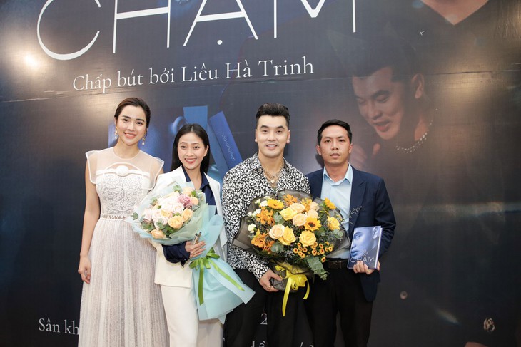 Fan thót tim nghe Ưng Hoàng Phúc kể chuyện suýt toi mạng vì bị uống thuốc ngủ lúc chào đời - Ảnh 2.