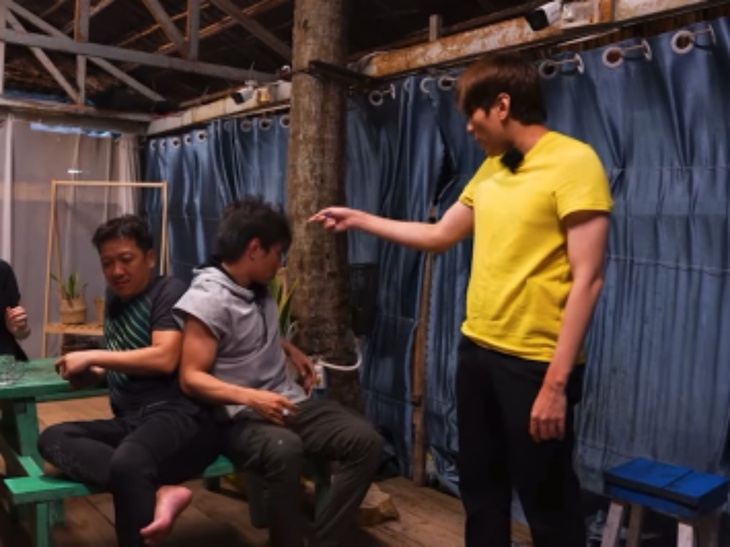 Vén màn drama Kiều Minh Tuấn nổi quạu, hất nước vào mặt Lê Dương Bảo Lâm - Ảnh 2.