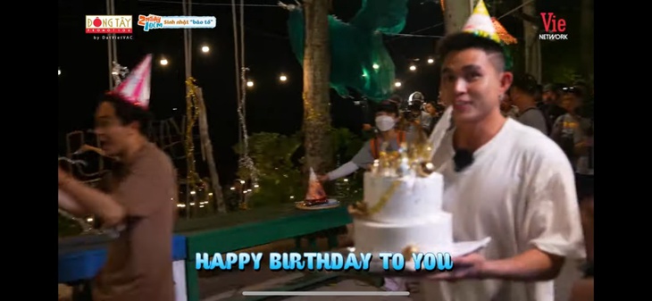 Vén màn drama Kiều Minh Tuấn nổi quạu, hất nước vào mặt Lê Dương Bảo Lâm - Ảnh 6.