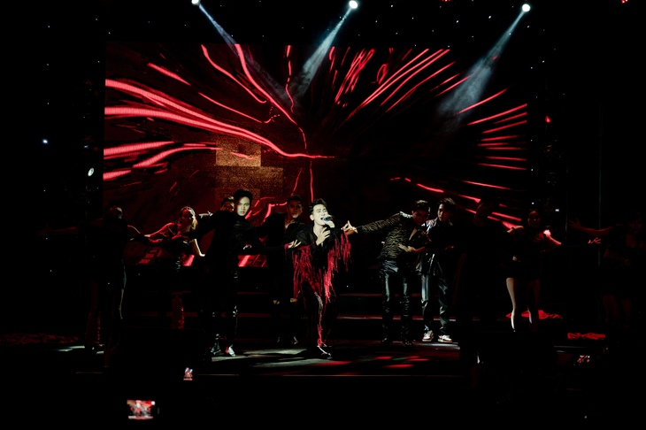 Trấn Thành nức nở, Trúc Nhân ‘nhại’ Sơn Tùng vì MV mới của Ali Hoàng Dương - Ảnh 5.